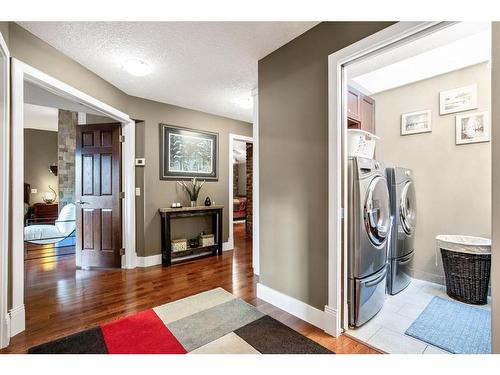 644 Wilderness Drive Se, Calgary, AB - Indoor Photo Showing Laundry Room