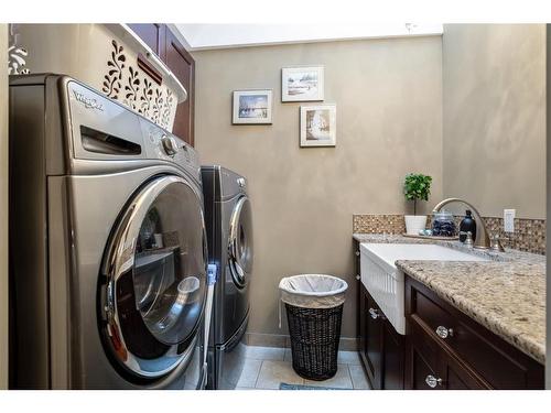 644 Wilderness Drive Se, Calgary, AB - Indoor Photo Showing Laundry Room