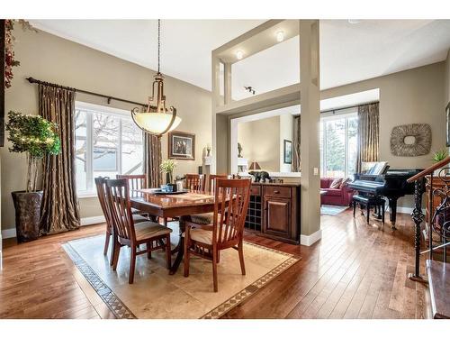 644 Wilderness Drive Se, Calgary, AB - Indoor Photo Showing Dining Room