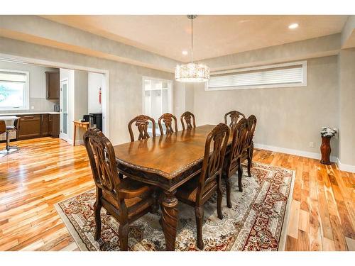 2116 15 Street Sw, Calgary, AB - Indoor Photo Showing Dining Room