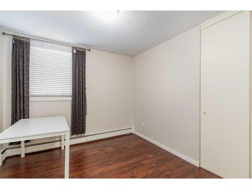 236-1421 7 Avenue Nw, Calgary, AB - Indoor Photo Showing Other Room