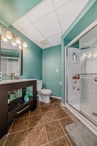 121 Magenta Crescent, Chestermere, AB - Indoor Photo Showing Bathroom