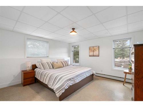 260011 Range Road 25, Rural Rocky View County, AB - Indoor Photo Showing Bedroom