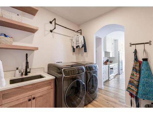 164 Royal Oak Terrace Nw, Calgary, AB - Indoor Photo Showing Laundry Room