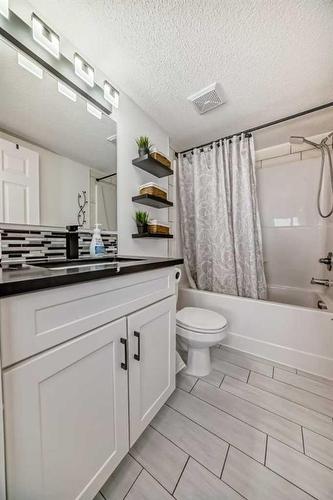3305-279 Copperpond Common Se, Calgary, AB - Indoor Photo Showing Bathroom
