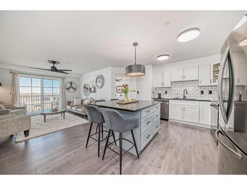 3305-279 Copperpond Common Se, Calgary, AB - Indoor Photo Showing Kitchen With Upgraded Kitchen