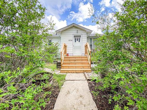 5134 49 Street, Olds, AB - Outdoor