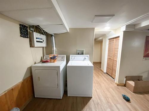 5134 49 Street, Olds, AB - Indoor Photo Showing Laundry Room