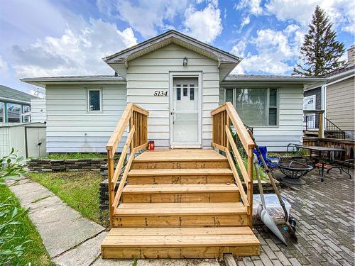 5134 49 Street, Olds, AB - Outdoor With Exterior