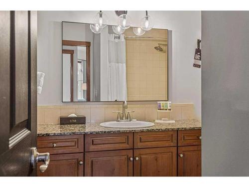 410-170 Kananaskis Way, Canmore, AB - Indoor Photo Showing Bathroom