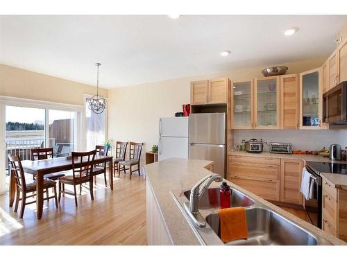 42 Violet Close, Olds, AB - Indoor Photo Showing Kitchen With Double Sink