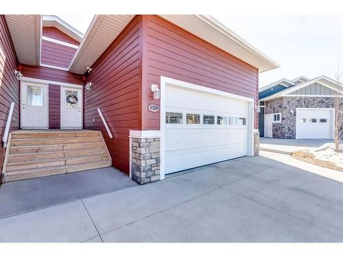 46 Violet Close, Olds, AB - Outdoor