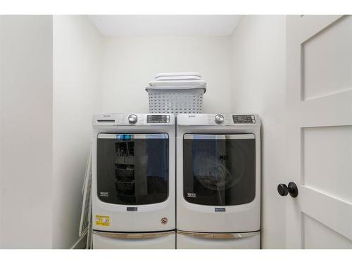 138 Auburn Sound View Se, Calgary, AB - Indoor Photo Showing Laundry Room