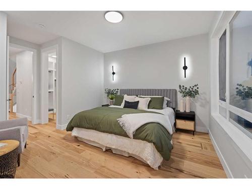 1725 23 Avenue Nw, Calgary, AB - Indoor Photo Showing Bedroom