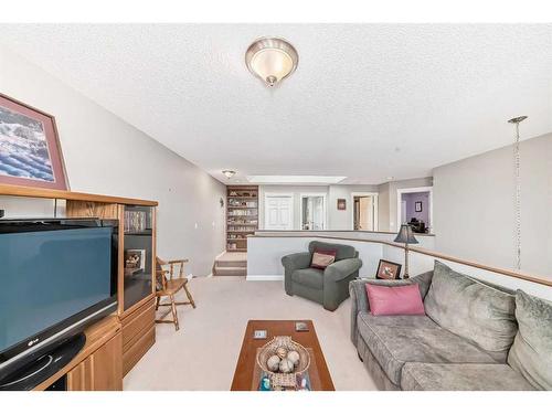 56 Kincora Hill Nw, Calgary, AB - Indoor Photo Showing Living Room