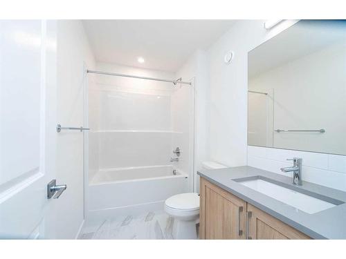 170 Baneberry Way, Airdrie, AB - Indoor Photo Showing Bathroom