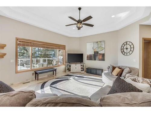 76 Chaparral Cove Se, Calgary, AB - Indoor Photo Showing Living Room