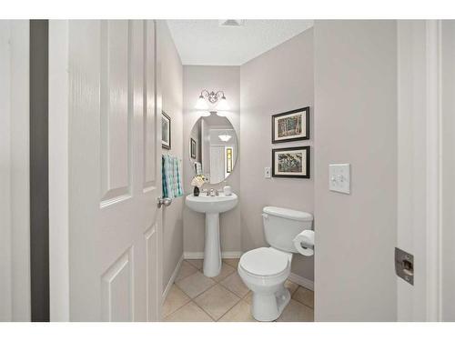 245 Springbank Terrace Sw, Calgary, AB - Indoor Photo Showing Bathroom