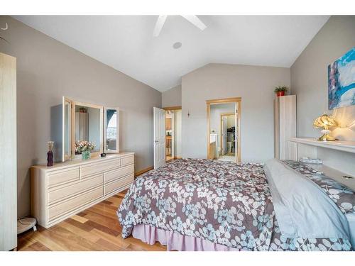 29 Panorama Hills Heights Nw, Calgary, AB - Indoor Photo Showing Bedroom