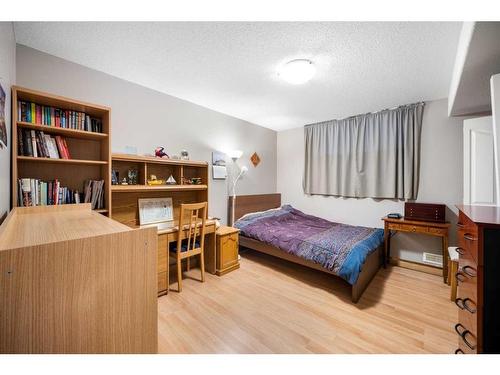 29 Panorama Hills Heights Nw, Calgary, AB - Indoor Photo Showing Bedroom