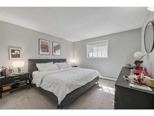 301-930 18 Avenue Sw, Calgary, AB - Indoor Photo Showing Bedroom