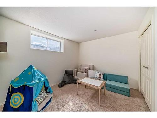 2442 Kingsland Road Se, Airdrie, AB - Indoor Photo Showing Other Room