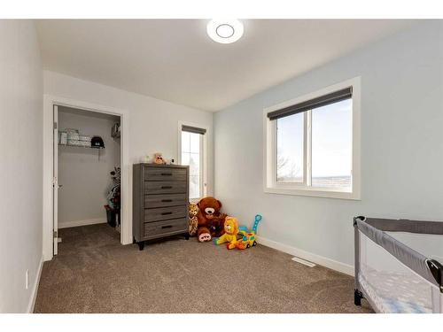 4512 84 Avenue Ne, Calgary, AB - Indoor Photo Showing Bedroom