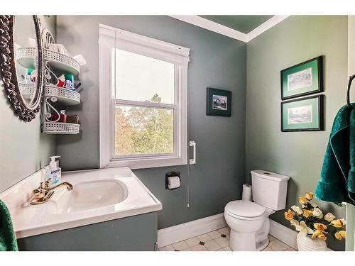 791 Okalta Road, Rural Foothills County, AB - Indoor Photo Showing Bathroom