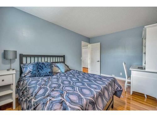 3036 Utah Drive Nw, Calgary, AB - Indoor Photo Showing Bedroom