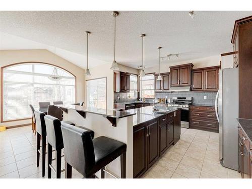 621 Cavendish Beach Bay, Chestermere, AB - Indoor Photo Showing Kitchen With Upgraded Kitchen
