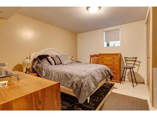 172001 Range Road 235, Rural Vulcan County, AB - Indoor Photo Showing Bedroom