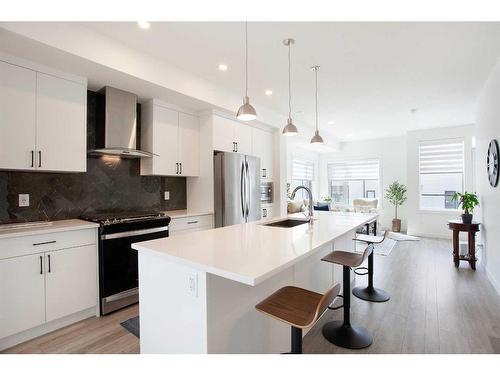 304 Greenbriar Common Nw, Calgary, AB - Indoor Photo Showing Kitchen With Upgraded Kitchen