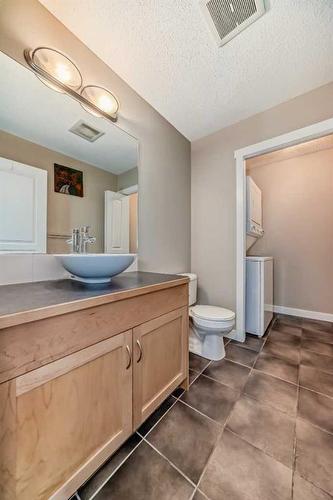 2214-211 Aspen Stone Boulevard Sw, Calgary, AB - Indoor Photo Showing Bathroom