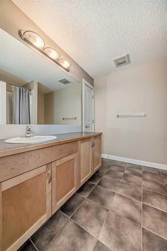 2214-211 Aspen Stone Boulevard Sw, Calgary, AB - Indoor Photo Showing Bathroom