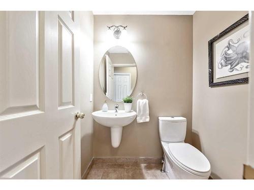 105 Candle Place Sw, Calgary, AB - Indoor Photo Showing Bathroom