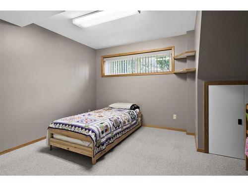 41 Sprucegrove Crescent Se, Airdrie, AB - Indoor Photo Showing Bedroom