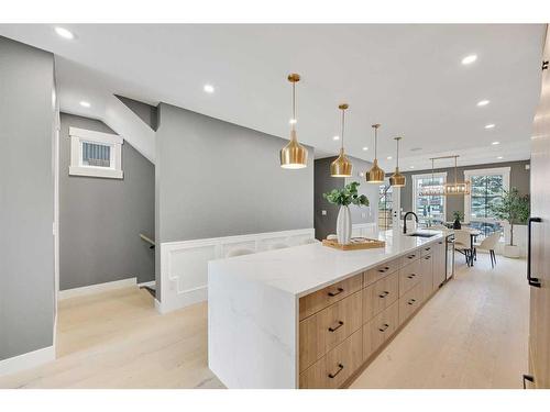 1911 27 Avenue Sw, Calgary, AB - Indoor Photo Showing Kitchen With Upgraded Kitchen