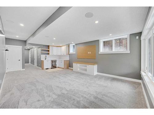 1911 27 Avenue Sw, Calgary, AB - Indoor Photo Showing Other Room