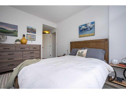 107-540 34 Street Nw, Calgary, AB - Indoor Photo Showing Bedroom