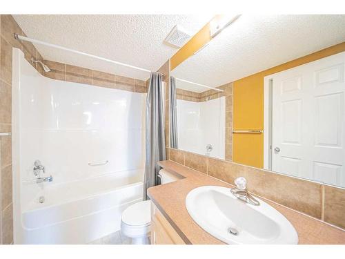 9106-70 Panamount Drive Nw, Calgary, AB - Indoor Photo Showing Bathroom