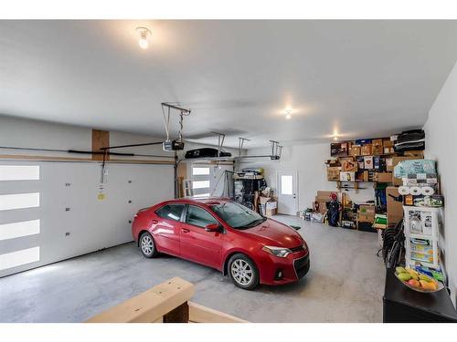 18 Poplar Ridge Close, Didsbury, AB - Indoor Photo Showing Garage