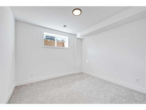2826 29 Street Sw, Calgary, AB - Indoor Photo Showing Other Room
