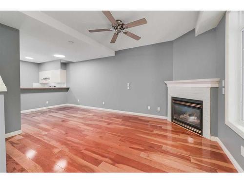 217-527 15 Avenue Sw, Calgary, AB - Indoor With Fireplace