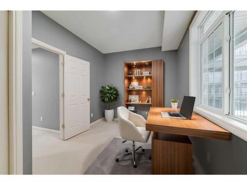 217-527 15 Avenue Sw, Calgary, AB - Indoor Photo Showing Office