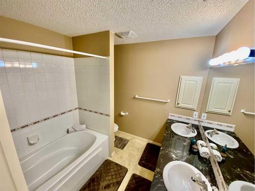307-2422 Erlton Street Sw, Calgary, AB - Indoor Photo Showing Bathroom