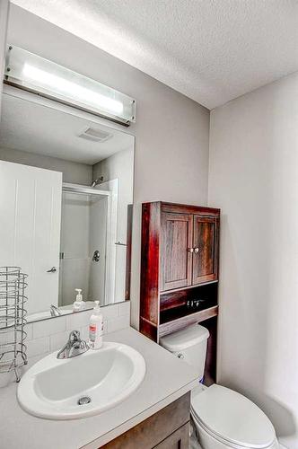 3 Redstone Circle Ne, Calgary, AB - Indoor Photo Showing Bathroom