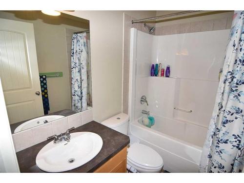 310 Ranch Garden, Strathmore, AB - Indoor Photo Showing Bathroom