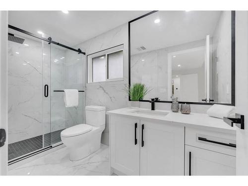2232 Longridge Drive Sw, Calgary, AB - Indoor Photo Showing Bathroom