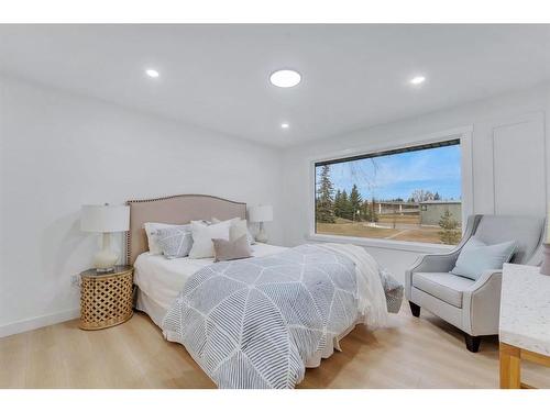 2232 Longridge Drive Sw, Calgary, AB - Indoor Photo Showing Bedroom
