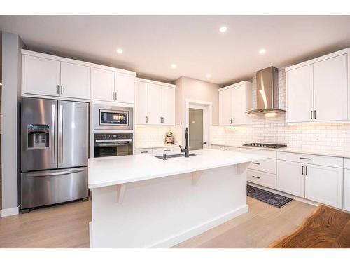 269 Ambleside Avenue Nw, Calgary, AB - Indoor Photo Showing Kitchen With Upgraded Kitchen